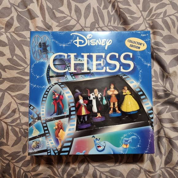 Disney Chess Collectors Edition NWOT - Picture 3 of 9